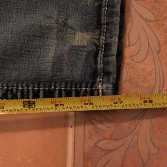 EUC Miss Me Distressed Jeans - Picture 6 of 8